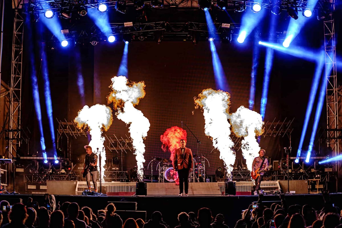 ROCK’N　ROLL　BAND　FES　＆　EVENT　LIVE　HISTOR OutKast, the White Stripes, Soundgarden Enter Rock & Roll